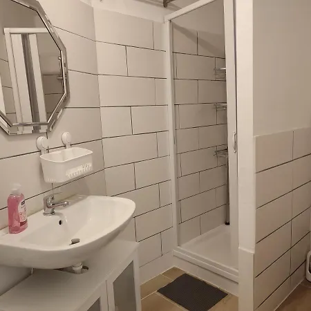 Apartment A&b *